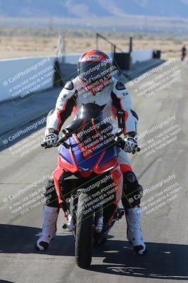 media/Dec-01-2025-Moto Forza (Mon) [[2daa91e15f]]/4-Around the Pits/